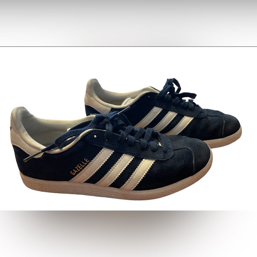 Adidas Navy and white Gazelle size 6 women’s